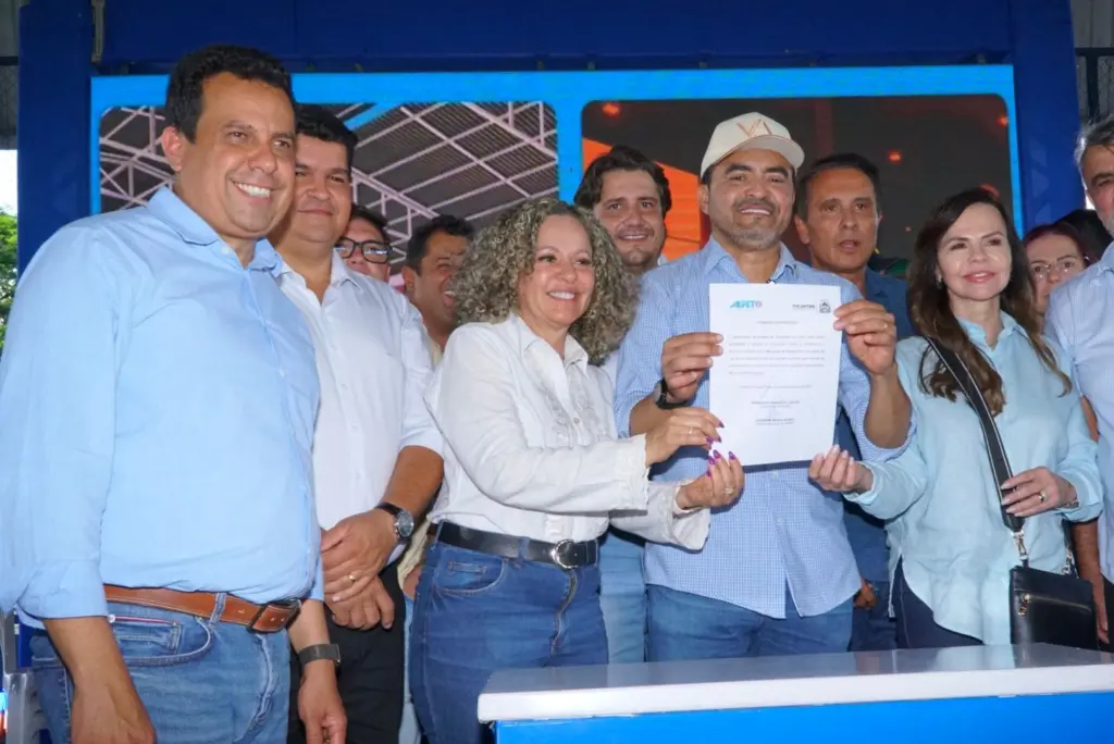 A Prefeita Josi Nunes e o governador Wanderlei Barbosa fecham parceira para construção de uma Escola de Tempo Integral em Gurupi - Foto: Lino Vargas - Secom Gurupi 