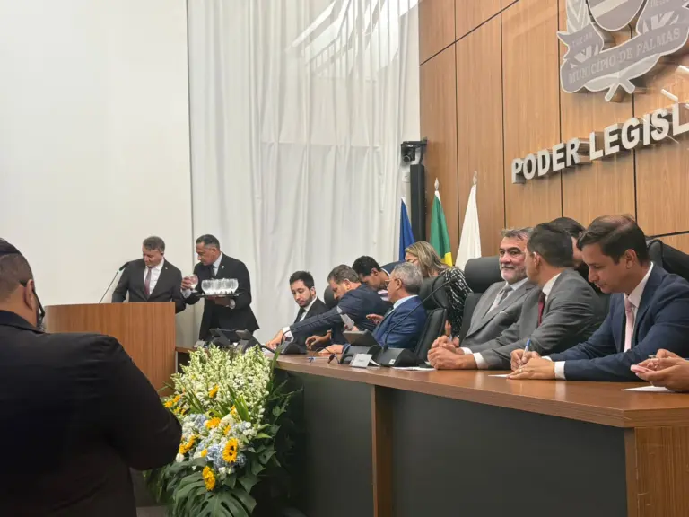 Após internação, Eduardo discursa a vereadores, pede espírito de cooperação à Câmara e ao Estado e cita inspiração do pai: “Os sonhos não morrem e o impossível não existe”