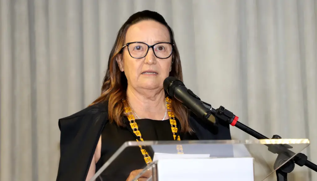 Em seu discurso de posse, nova presidente do TJ prega transparência no Judiciário tocantinense; Wanderlei defende colaboração entre os poderes 