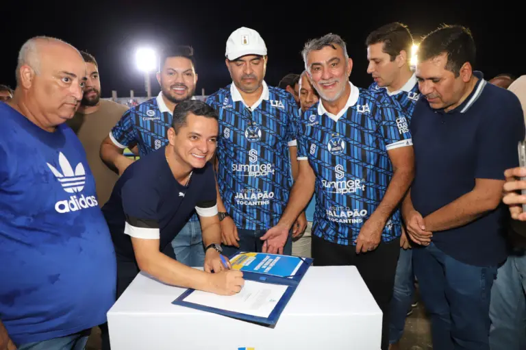 Ao lado de Wanderlei Barbosa, Jorge Frederico assina ordem de serviço da reforma do Mirandão