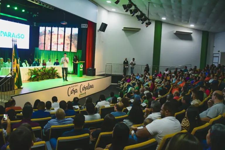 Gestão Celso entrega mais de 100 lotes a MEIS, Micro e Pequenos empresários