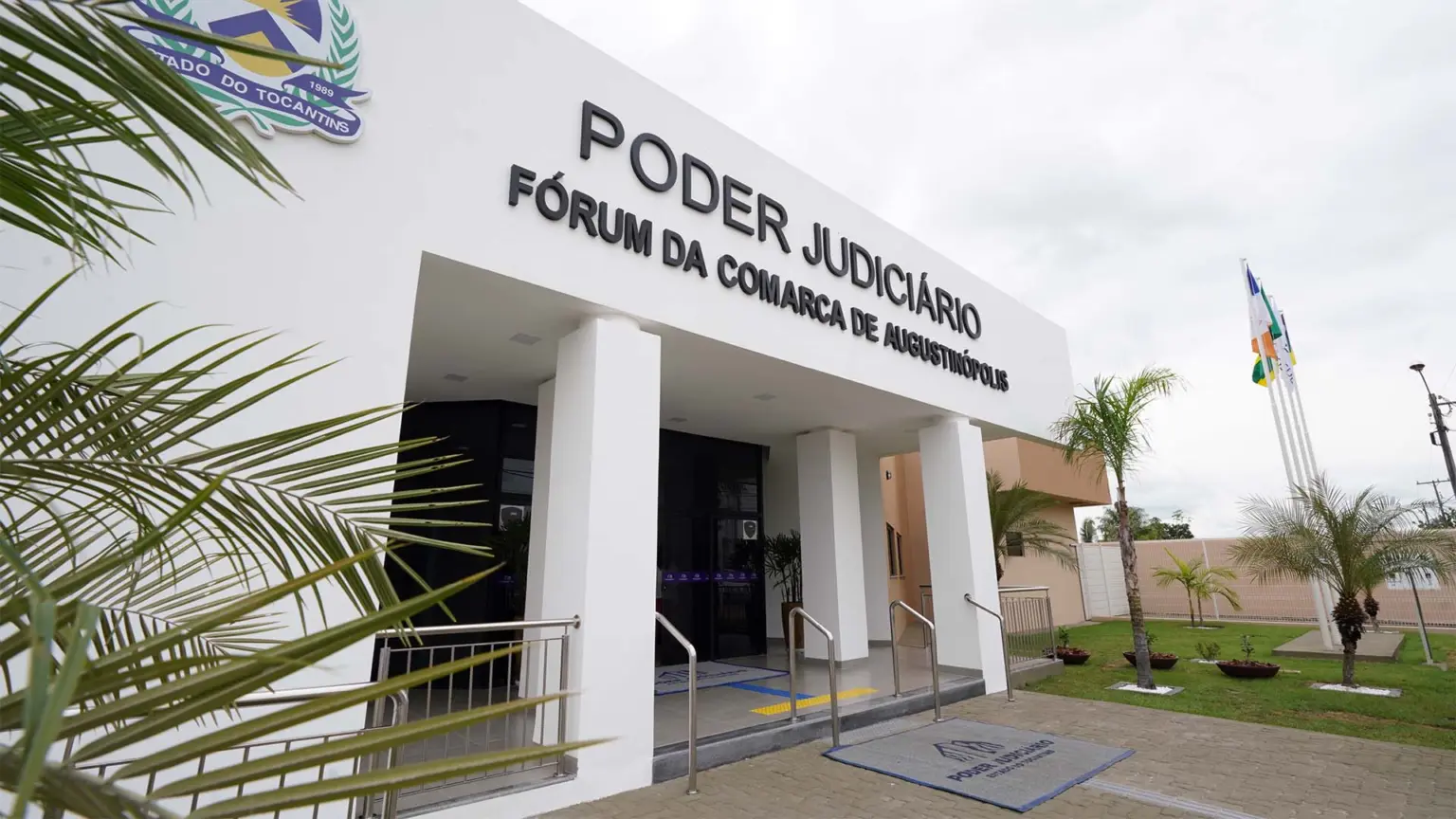 Jovem acusado de tentar matar travesti com facadas é condenado a 9 anos de prisão 