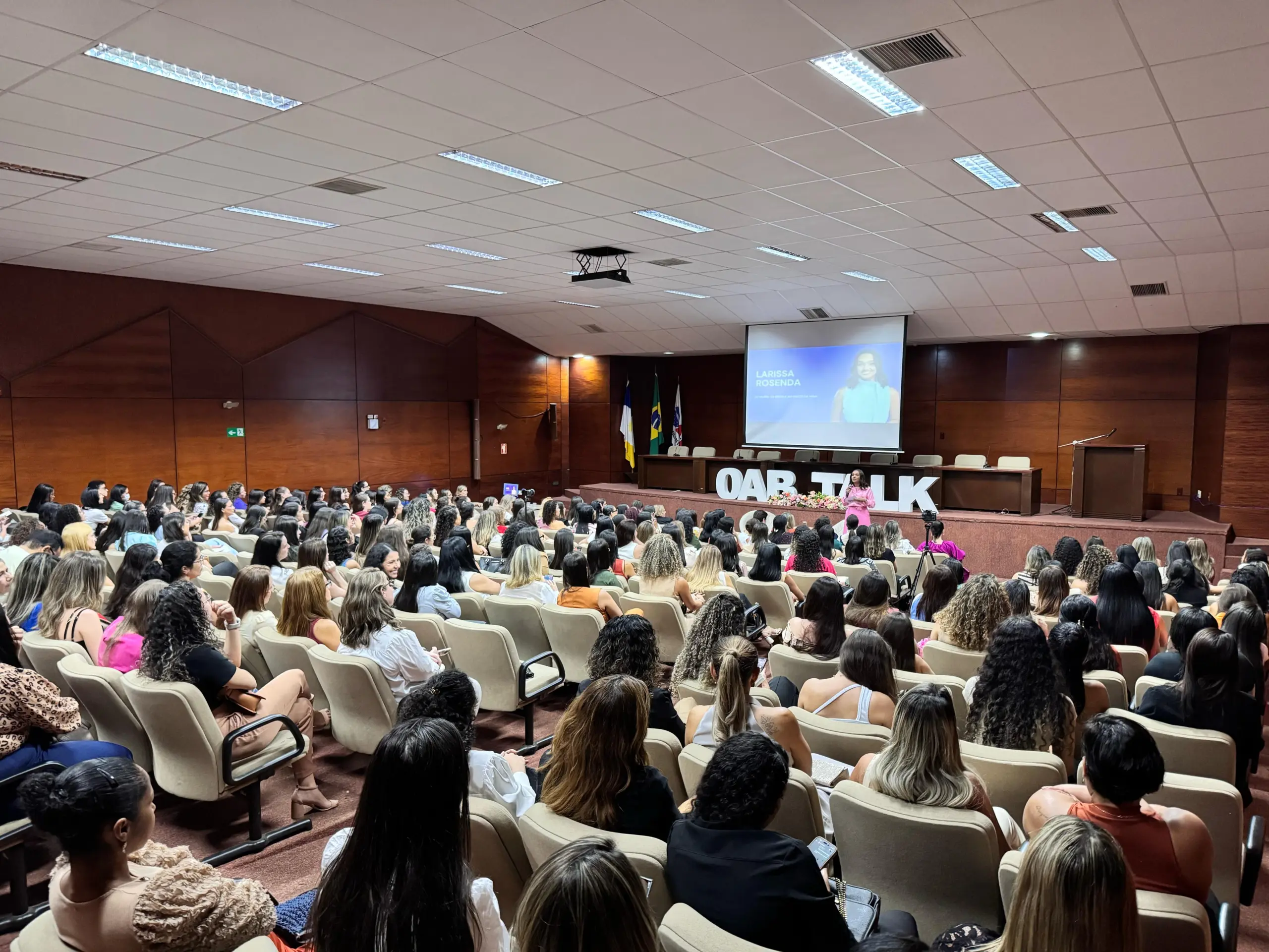 Em comemoração ao mês da mulher, OAB Talk recebe 400 advogadas no auditório da OABTO