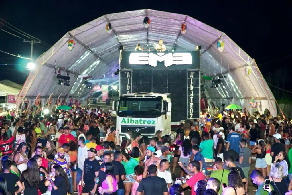 Gurupi encerra Carnaval com a banda Limão com Mel; Josi celebra sucesso e agradece parceiros