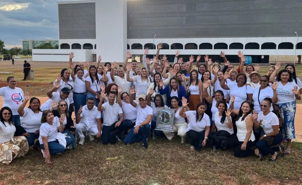 Piso da Enfermagem: Profissionais se mobilizam por apoio à PEC 19; Eduardo Fortes abraça causa
