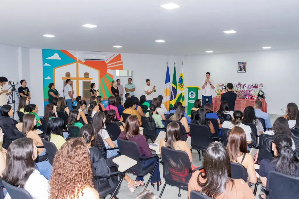 Prefeito Celso Morais homenageia servidoras do Paço Municipal