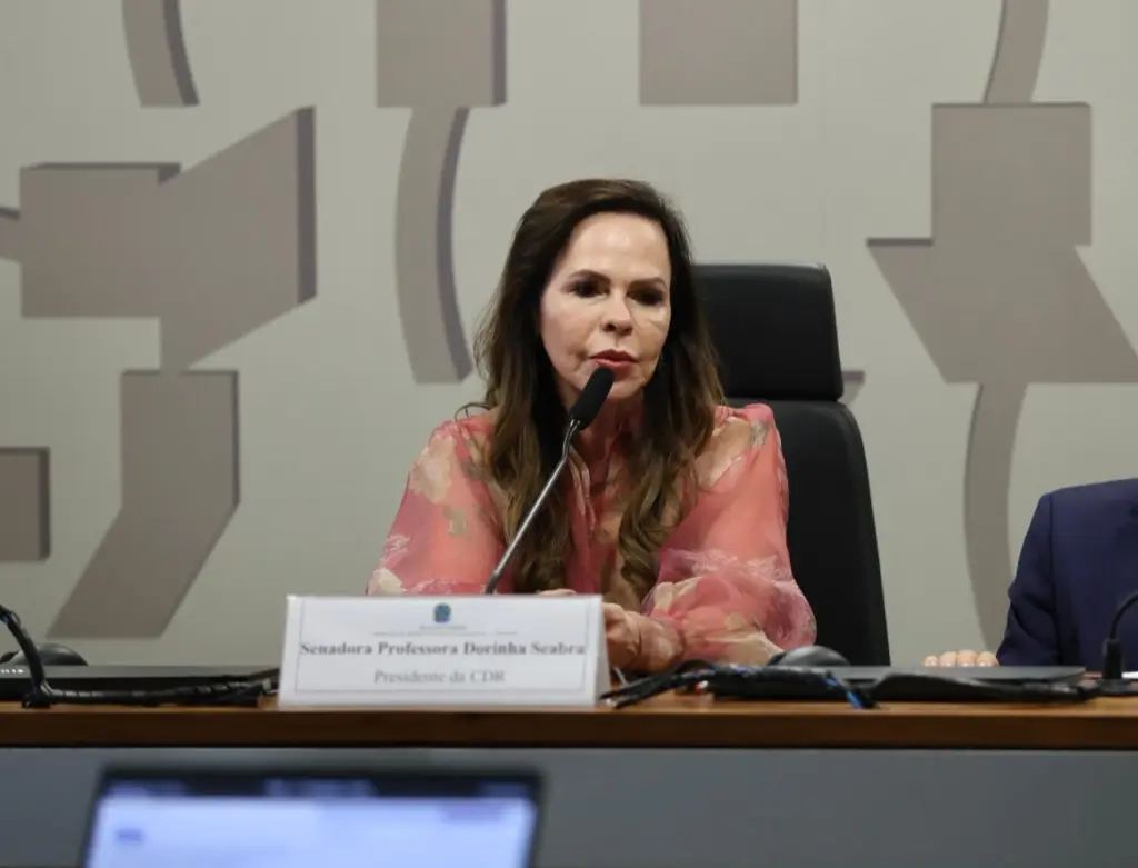 Dorinha anuncia pagamento de R$ 6 mi para a saúde em quatro cidades do TO Dorinha anuncia pagamento de R$ 6 mi para a saúde em quatro cidades do TO