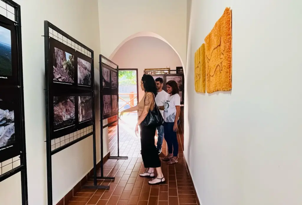 Arte rupestre da APA Serra do Lajeado ganha destaque na exposição Ecos da Serra