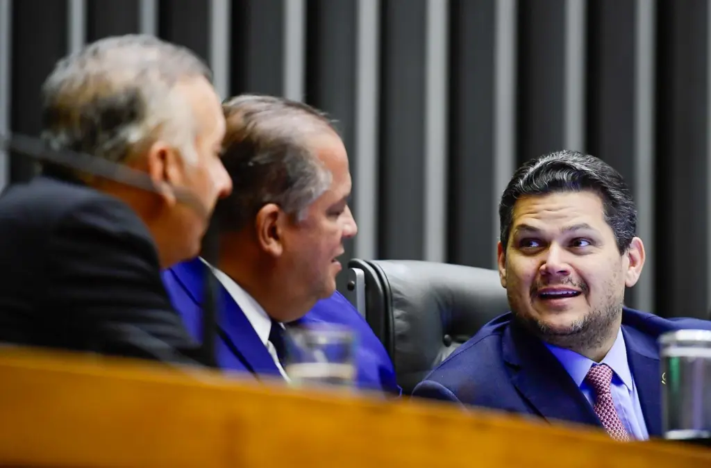 Relator Eduardo Gomes vê projeto que trata das emendas parlamentares como avanço importante para a transparência Relator Eduardo Gomes vê projeto que trata das emendas parlamentares como avanço importante para a transparência