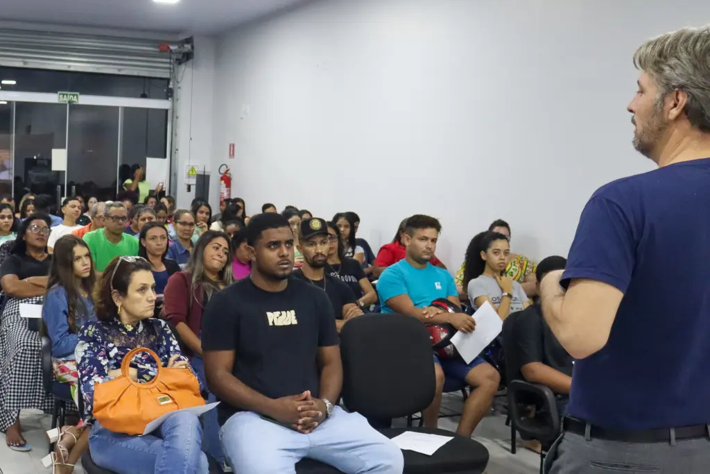 O curso fornece matéria didático, acesso aos materiais complementares, e certificado de participação - Foto – Carlessandro Souza