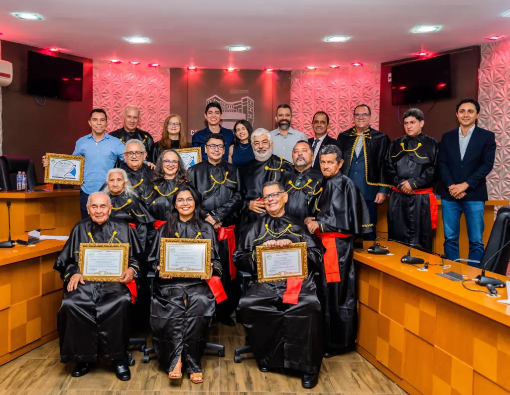 Prefeito de Paraíso, Celso Morais, e o vice, Ubiratan Carvalho, prestigiam posse de imortais da ALP