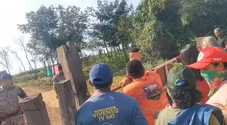 Abordagem em acampamento de Caseara — Foto: Reprodução