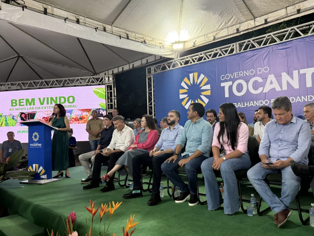 Evento no Ruraltins reúne Wanderlei, Dorinha, Vicentinho, prefeitos e estaduais para entrega de sede aguardada há 17 anos; Governador é ovacionado