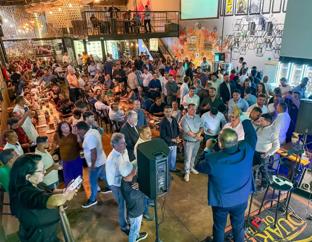 Em Brasília, Eduardo Gomes faz jantar especial para centenas de vereadores, diz ter “coração de Vereador de verdade” e recebe apoios para reeleição; Veja como foi! Em Brasília, Eduardo Gomes faz jantar especial para centenas de vereadores, diz ter “coração de Vereador de verdade” e recebe apoios para reeleição; Veja como foi!