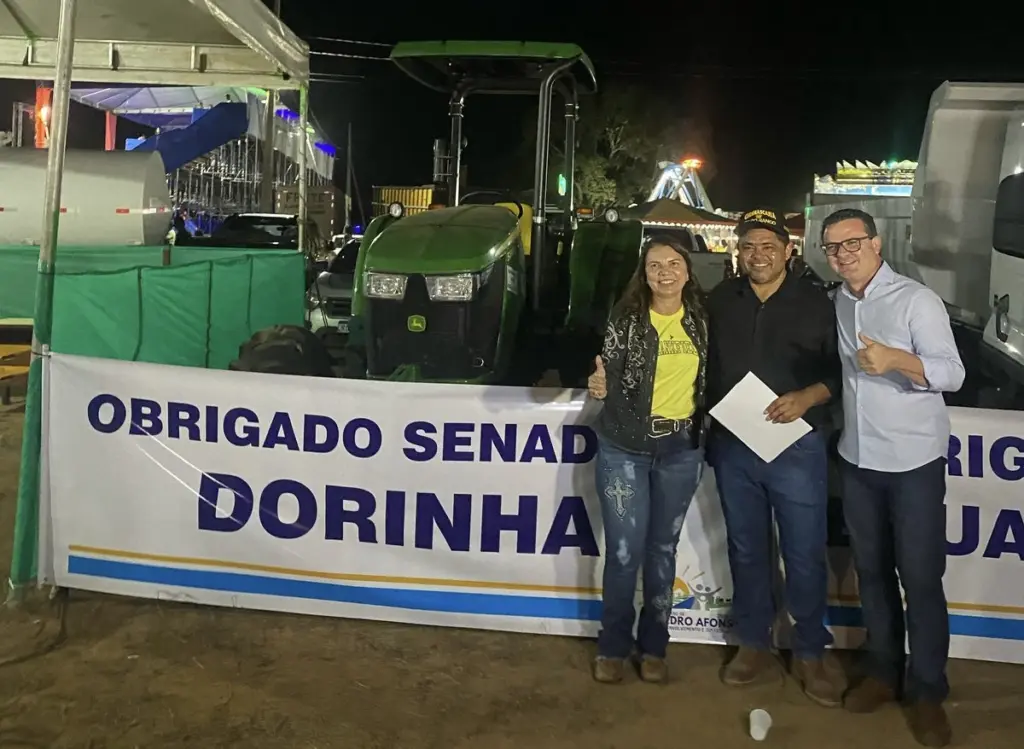 11ª Festa do Trabalhador em Pedro Afonso celebra desenvolvimento com entrega de trator da Senadora Professora Dorinha 11ª Festa do Trabalhador em Pedro Afonso celebra desenvolvimento com entrega de trator da Senadora Professora Dorinha