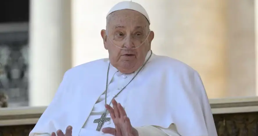 Papa Francisco em primeira aparição pública no Vaticano após alta hospitalar — Foto: Handout/Vatican Media/AFP Papa Francisco em primeira aparição pública no Vaticano após alta hospitalar — Foto: Handout/Vatican Media/AFP