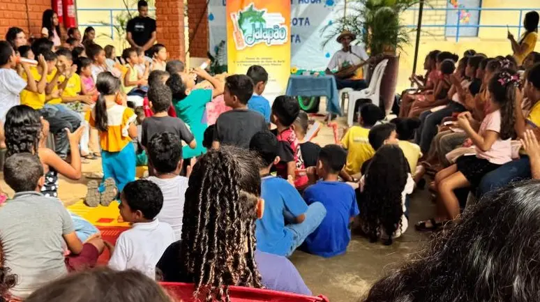 Programação diversificada incluiu oficinas da Viola de Buriti com alunos da rede municipal e estadual -  Foto: Divulgação