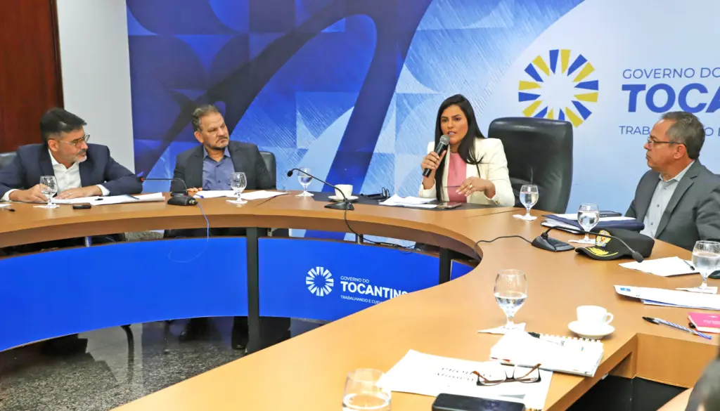 Primeira-dama Karynne Sotero destacou a união entre secretarias para alavancar o social no Tocantins, durante a abertura da 1ª Reunião Ordinária da Rede Cuidar - Foto: Loise Maria/Governo do Tocantins Primeira-dama Karynne Sotero destacou a união entre secretarias para alavancar o social no Tocantins, durante a abertura da 1ª Reunião Ordinária da Rede Cuidar - Foto: Loise Maria/Governo do Tocantins