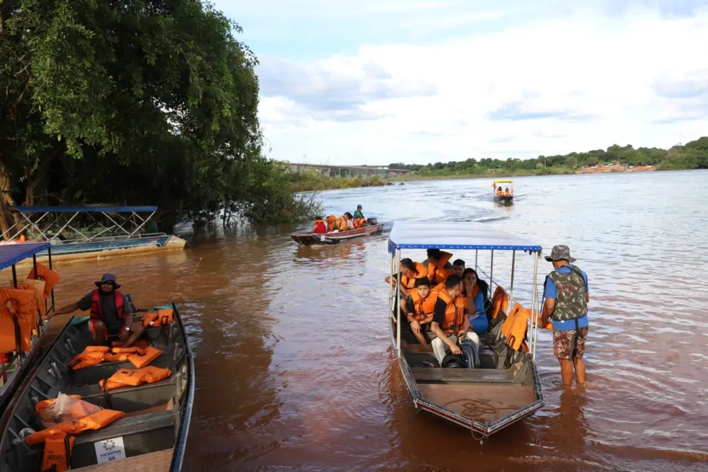 Governador libera R$ 450 mil para assistência a famílias de Aguiarnópolis: “compromisso é garantir dignidade às pessoas da região” Governador libera R$ 450 mil para assistência a famílias de Aguiarnópolis: “compromisso é garantir dignidade às pessoas da região”
