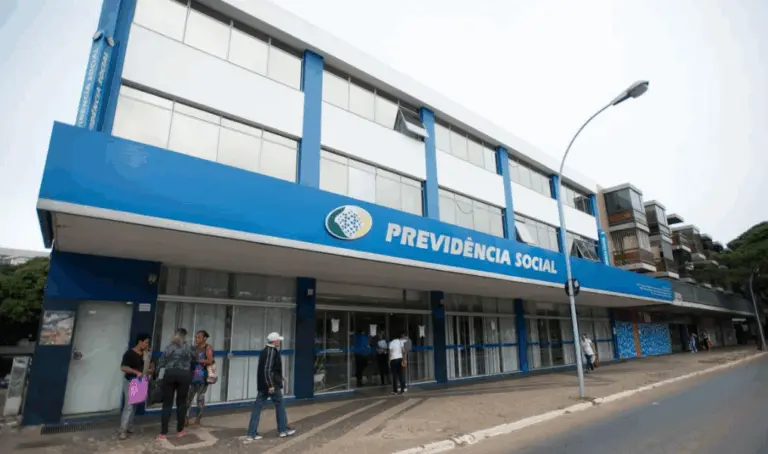 Dos 7,6 milhões de aposentados e pensionistas que têm descontos no pagamento, o INSS diz ter recebido reclamações de 1,2 milhão sobre descontos indevidos - Foto: Marcelo Camargo/Agência Brasil