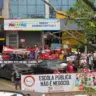 Com faixas, educadores protestam na Avenida JK; mais de 50% das escolas aderiram, segundo sindicato