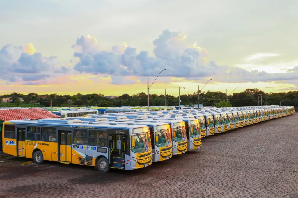 Frota zero-quilômetros do transporte coletivo de Palmas começa a operar dia 7; prefeito determina gratuidade na tarifa de 1º a 11 de maio