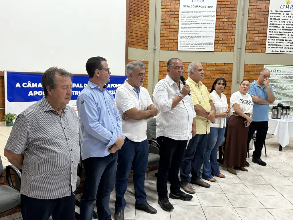 Em Pedro Afonso, Eduardo Gomes assume intermediação para resolver situação da BR 235, vai levar produtores a ministro dia 9 e garante prioridade: “não faz sentido não ter união total em torno disso”