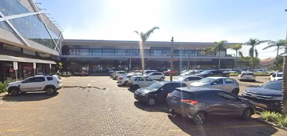 Acidente aconteceu em loja de galeria em Palmas — Foto: Reprodução/Google Street View Acidente aconteceu em loja de galeria em Palmas — Foto: Reprodução/Google Street View