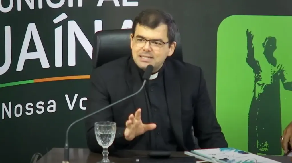 Diretor do Dom Orione, Padre Bruno Rodrigues, destacou participação de Jorge Frederico com emenda que ajuda no abastecimento da fábrica de fraldas do hospital