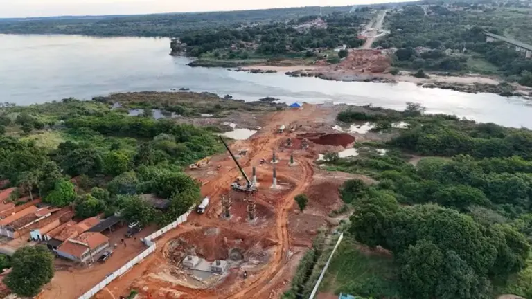 Construção da ponte na BR-226 que liga os municípios de Aguiarnópolis (TO) a Estreito ( MA) está em andamento — Foto: Divulgação/Dnit