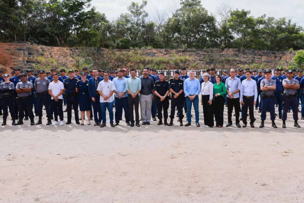Eduardo Siqueira Campos visita alunos da GMP no Estande de Tiros da Corporação – Foto: Júnior Suzuki