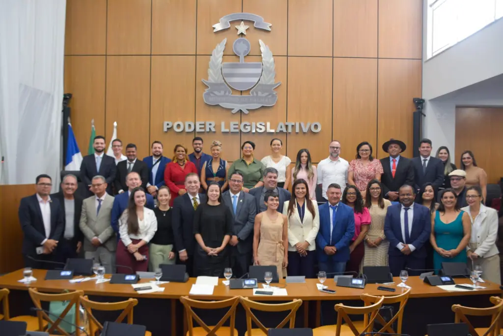 Em sessão solene, Câmara de Palmas homenageia profissionais da Comunicação pelo Dia do Jornalista; Veja nomes dos homenageados! Em sessão solene, Câmara de Palmas homenageia profissionais da Comunicação pelo Dia do Jornalista; Veja nomes dos homenageados!