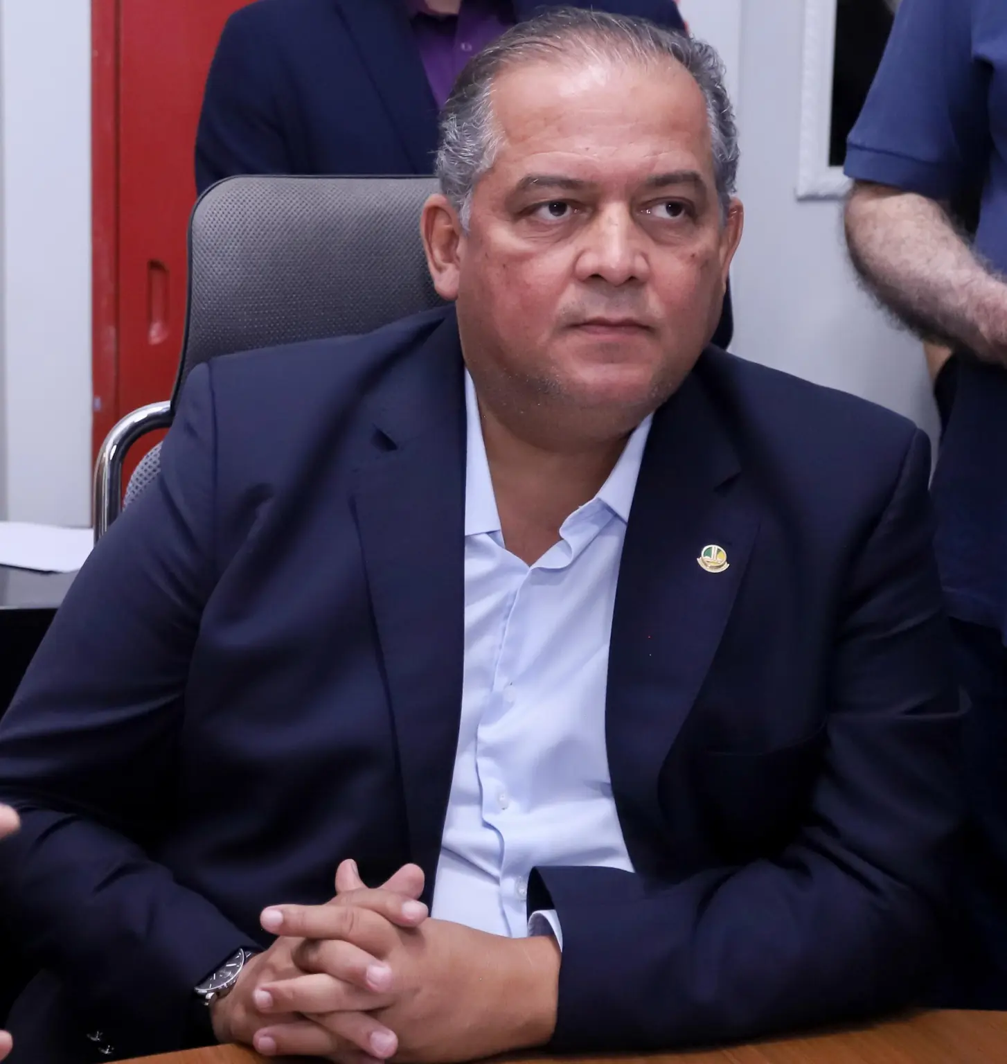 Vice-presidente do Senado, Eduardo Gomes visita Câmara de Palmas, é homenageado por vereadores e recebe demonstrações de apoio: “é como voltar pra casa”