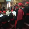 Cardeais se reúnem no Vaticano para discutir funeral do papa Francisco - Reprodução/Reuters