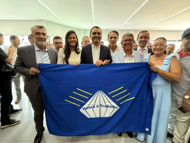 Posse de Big Jow lota ATM, mostra parceria com governador e atrai mandatários de várias regiões