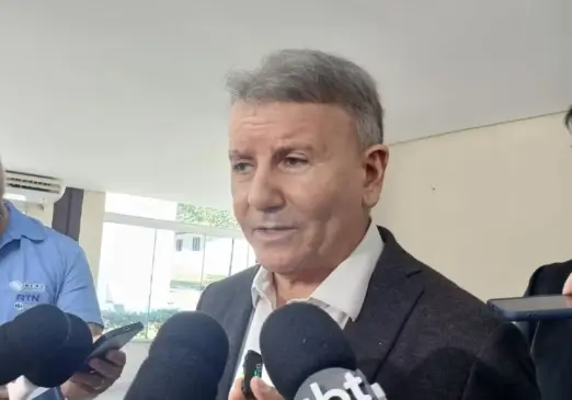 Prefeito de Palmas, Eduardo Siqueira faz declarações sobre Operação Sisamnes em coletiva de imprensa - Foto: Stefani Cavalcante/g1 Tocantins