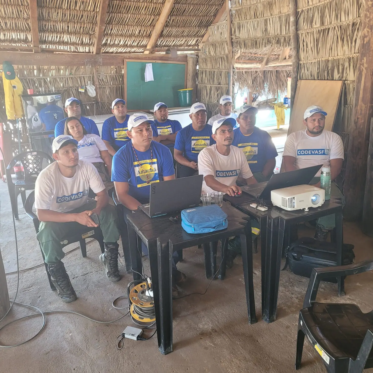 Codevasf promove curso para operação de drones em aldeia Xerente