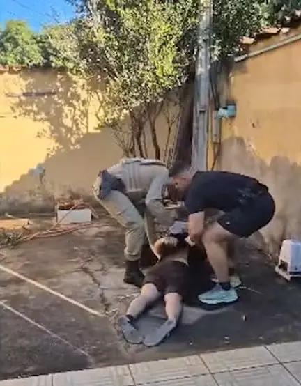 Suspeito foi preso pela Polícia Militar na região norte de Palmas — Foto: Divulgação/PMTO Suspeito foi preso pela Polícia Militar na região norte de Palmas — Foto: Divulgação/PMTO