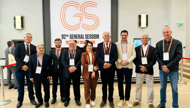 Certificado de zona livre da febre aftosa sem vacinação foi entregue para representantes da Adapec e Seagro, na manhã desta quinta-feira, 29, durante evento da Woha, em Paris, na França - Foto: Divulgação