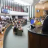 Eduardo Siqueira Campos em discurso na Assembleia Legislativa do Tocantins – Foto: Edu Fortes