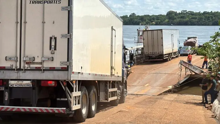Travessia de veículos pesados - Foto: Divulgação Travessia de veículos pesados - Foto: Divulgação