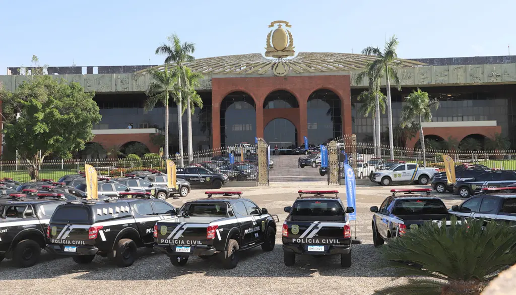 A renovação da frota de veículos, bem como a aquisição de equipamentos de tecnologia de alta performance, também contribuíram para a eficiência do serviço de inteligência da Polícia Civil - Esequias Araújo/Governo do Tocantins A renovação da frota de veículos, bem como a aquisição de equipamentos de tecnologia de alta performance, também contribuíram para a eficiência do serviço de inteligência da Polícia Civil - Esequias Araújo/Governo do Tocantins