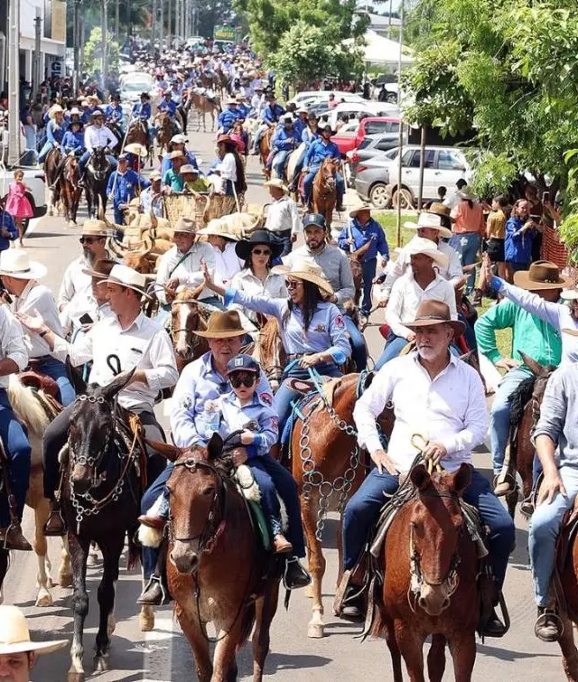 Deputados prestigiam cavalgada de Colméia; Presidente Amélio destaca história, cultura e tradição sertaneja 