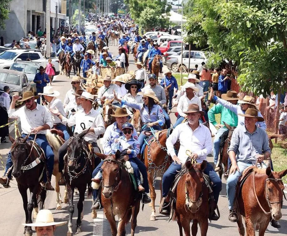 Deputados prestigiam cavalgada de Colméia; Presidente Amélio destaca história, cultura e tradição sertaneja 