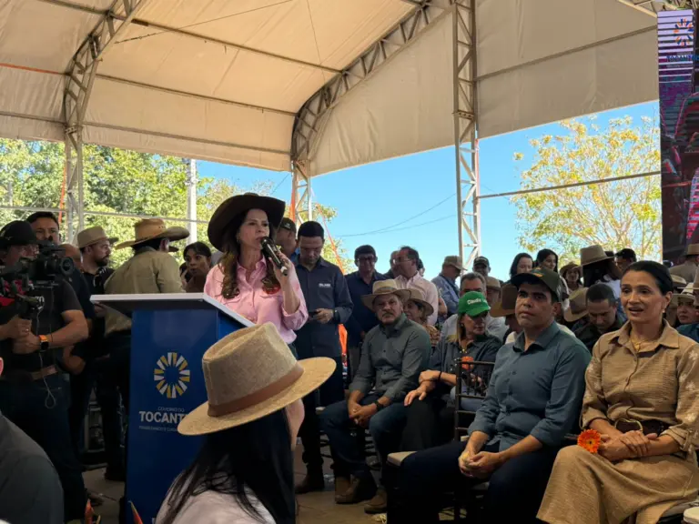 Abertura da Agrotins: Senadora Dorinha discursa em nome da bancada, parabeniza Wanderlei pelo evento e defende: “o Tocantins é um só”