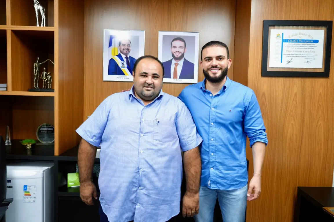 Itapiratins recebe R$ 200 mil de Léo Barbosa para construção de novo campo de futebol society