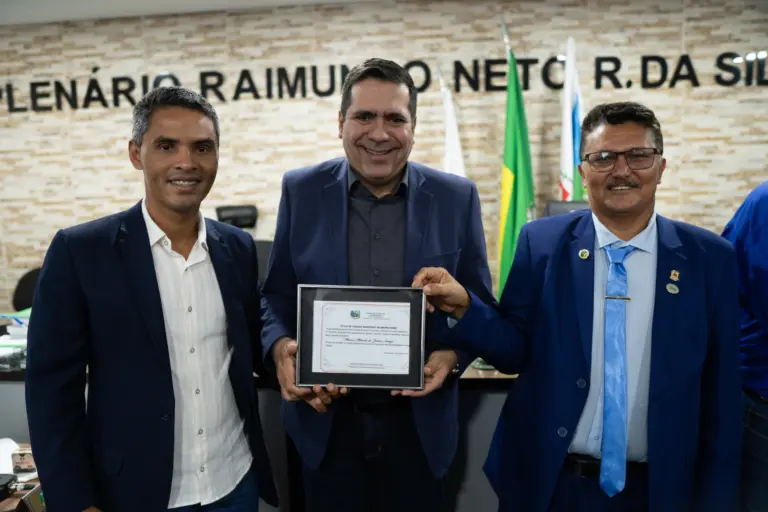 Na Câmara, ele ainda anunciou que o novo repasse será para obras no município - Foto: Rafael Braúna/Ascom