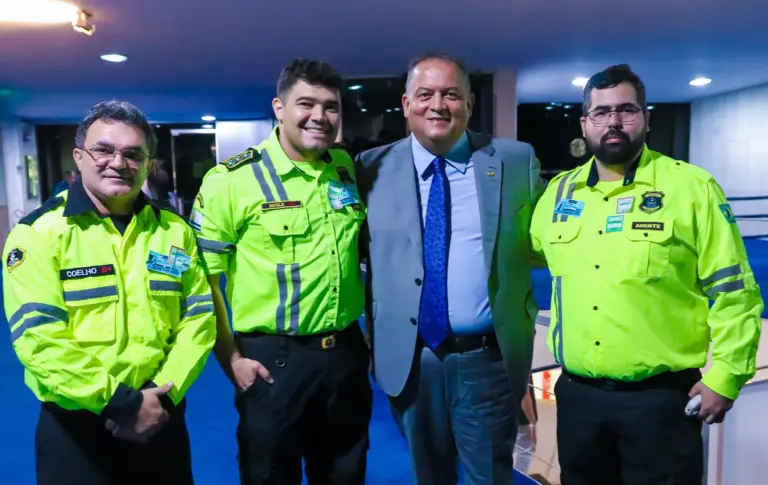 Presidente em exercício do Senado, Eduardo Gomes recebe representantes da Semob em Palmas e declara apoio à PEC que fortalece papel de guardas municipais e agentes de trânsito