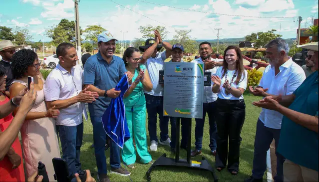 Em clima de harmonia política, Buriti do Tocantins recebe nova praça e reforma e ampliação de colégio estadual que vai beneficiar mais de 130 alunos 