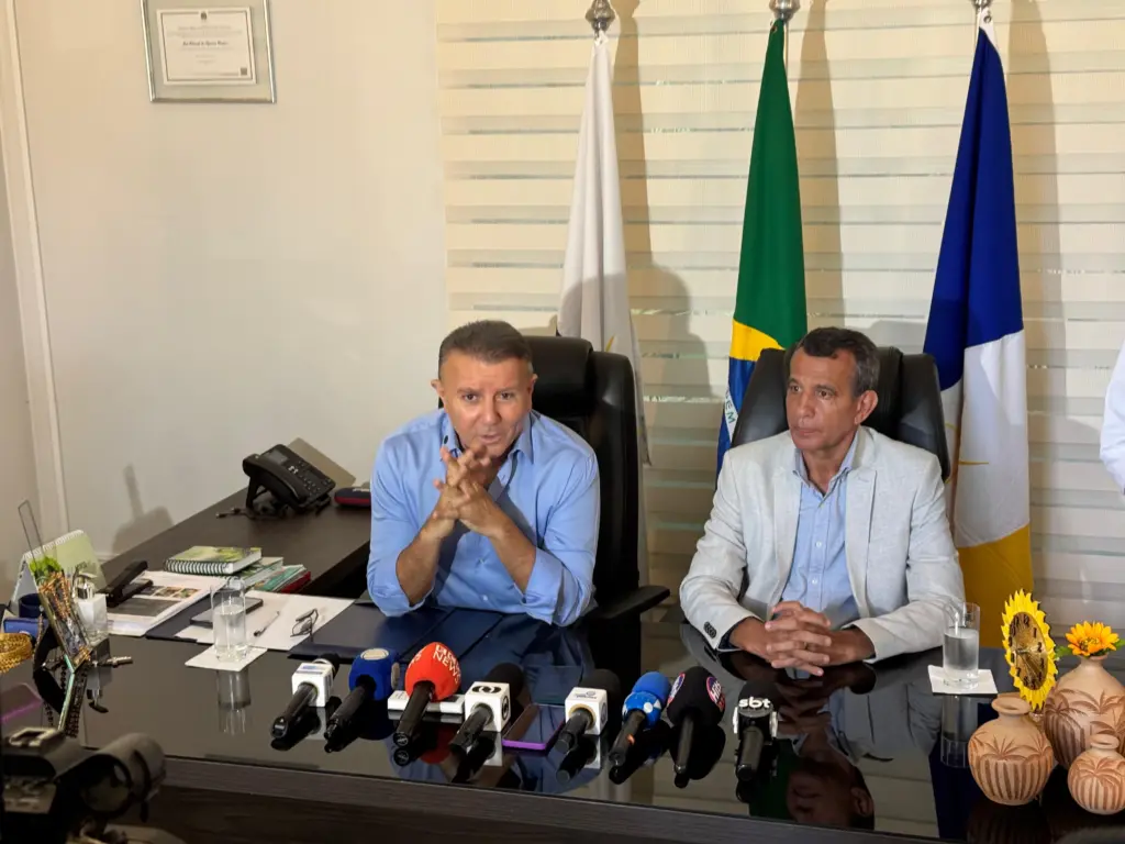 Prefeito Eduardo Siqueira anuncia gratuidade no transporte coletivo de Palmas até 20 de maio: “É inaceitável ver filas como as de hoje”